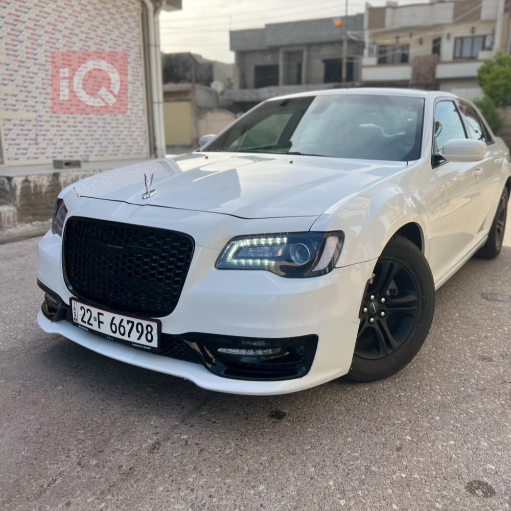 کرایسلەر 300
